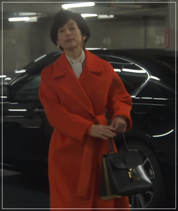 SUITS/スーツ[9話] 鈴木保奈美のコートにネックレス！シャネルやブルガリも20