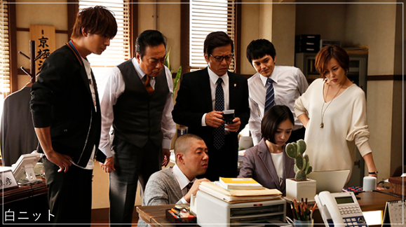 リーガルV[5話]米倉涼子のファッション！ルブタンにサンローランも！4-1