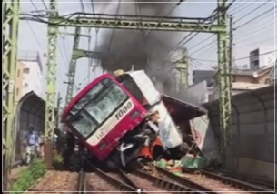 京急電鉄の踏切事故のトラックの運送会社や原因！踏切の場所は？