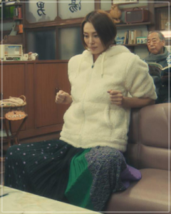 ドクターX(2019)米倉涼子の衣装！ワンピースにバッグや靴！Tシャツもx94